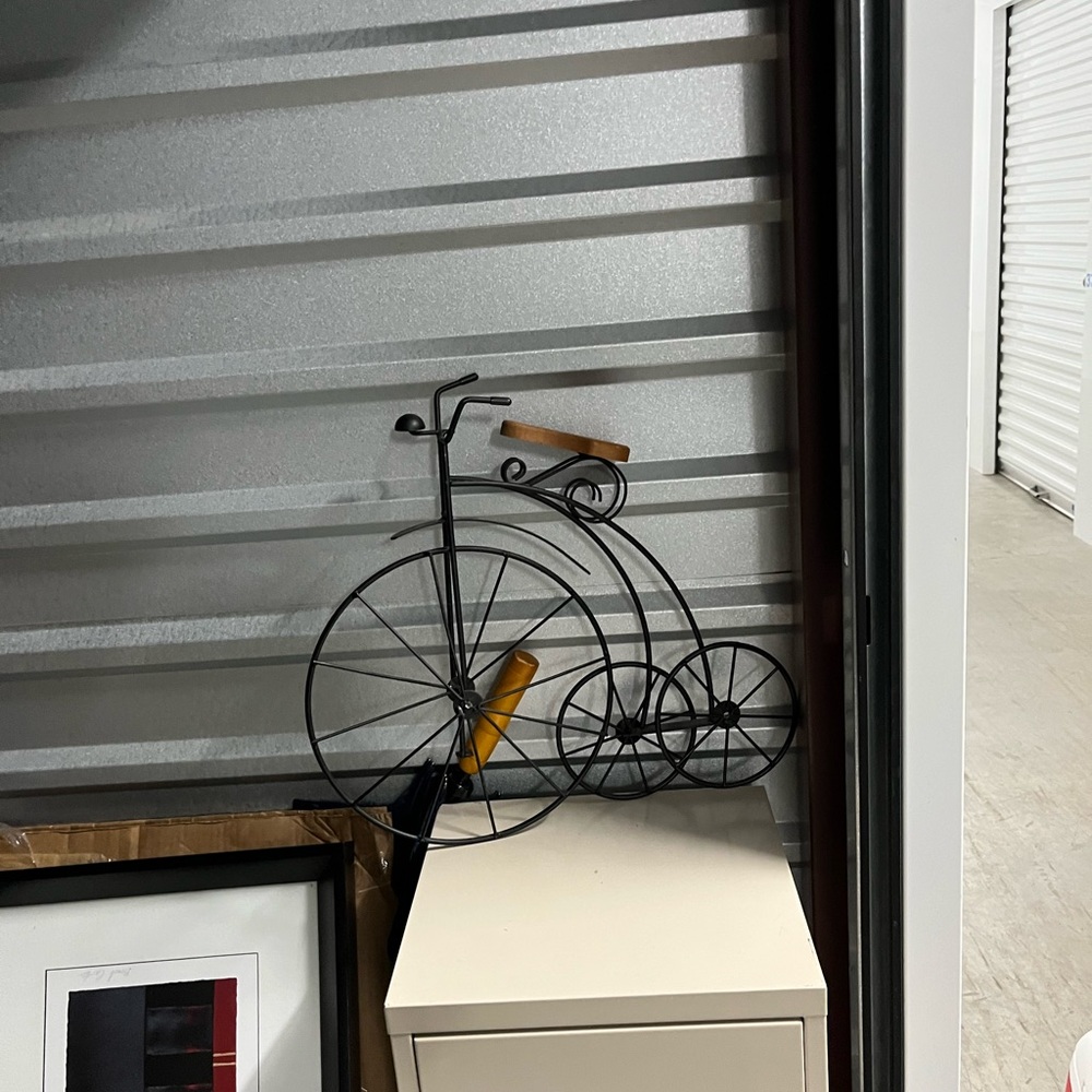 filing cabinet pair of pictures bike racks foldable dog crates,kid gate pillows - Picture 5 of 11